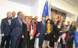 fe04_250x154_crop_478b24840a