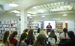 72581223-2834839453214071-591498356224688128-n_250x154_crop_478b24840a