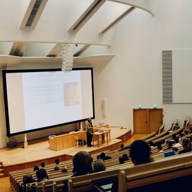 studenti-1-unsplash_280x280_crop_478b24840a