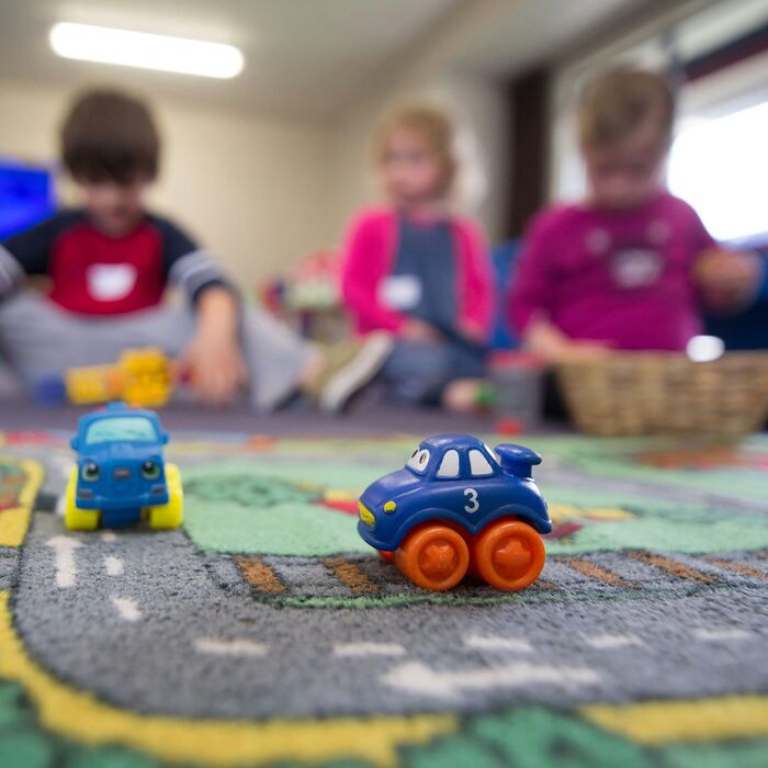 kindergarten-unsplash_700x700_crop_478b24840a