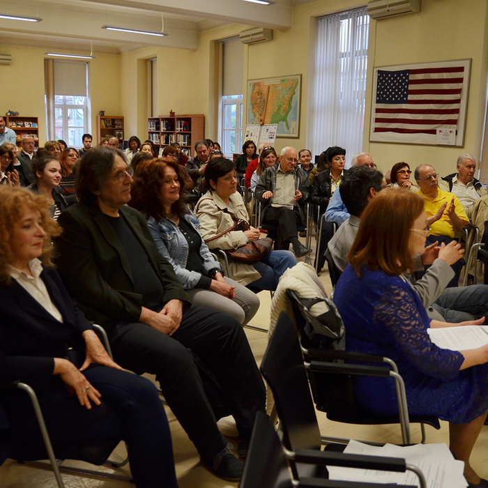 dsc-0205_700x700_crop_478b24840a