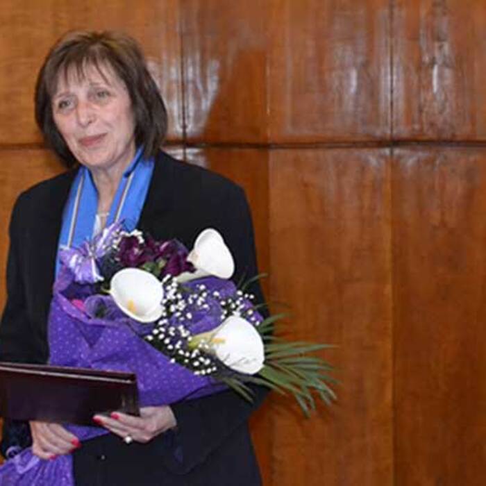 evgeniq-vucheva_700x700_crop_478b24840a