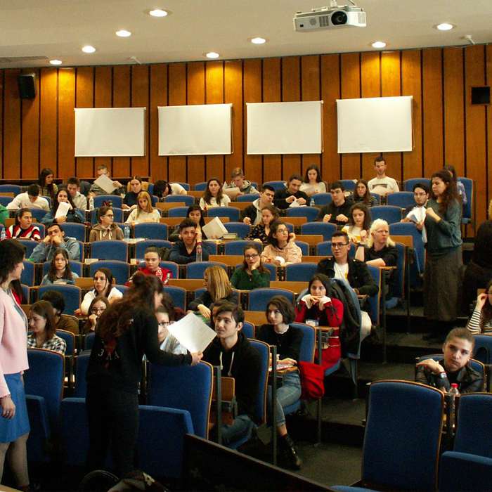 uchenici_700x700_crop_478b24840a