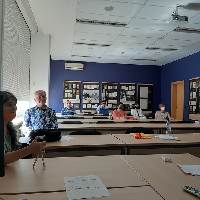 ph-d-seminar-photo-1_700x700_crop_478b24840a