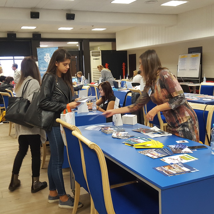 20181029-104903_700x700_crop_478b24840a