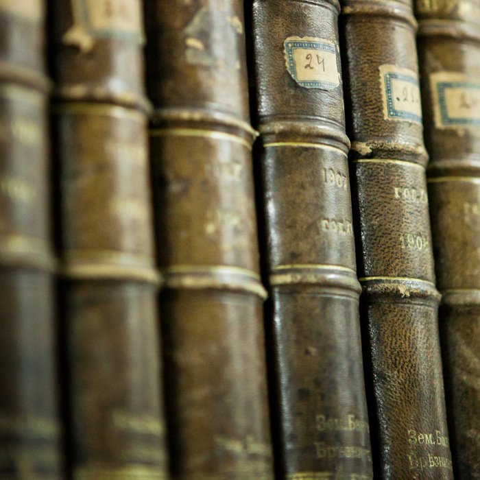 books3_700x700_crop_478b24840a